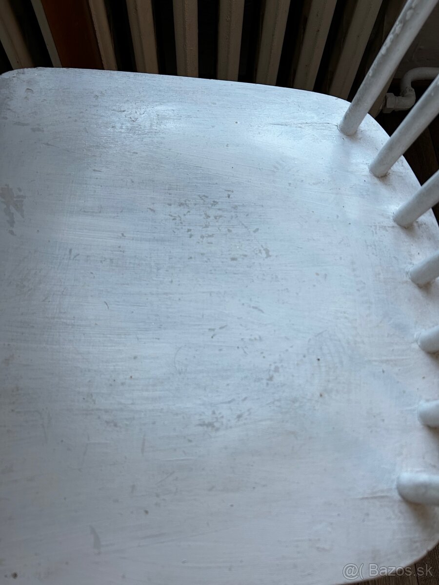 Stôl a 2 stoličky - 5