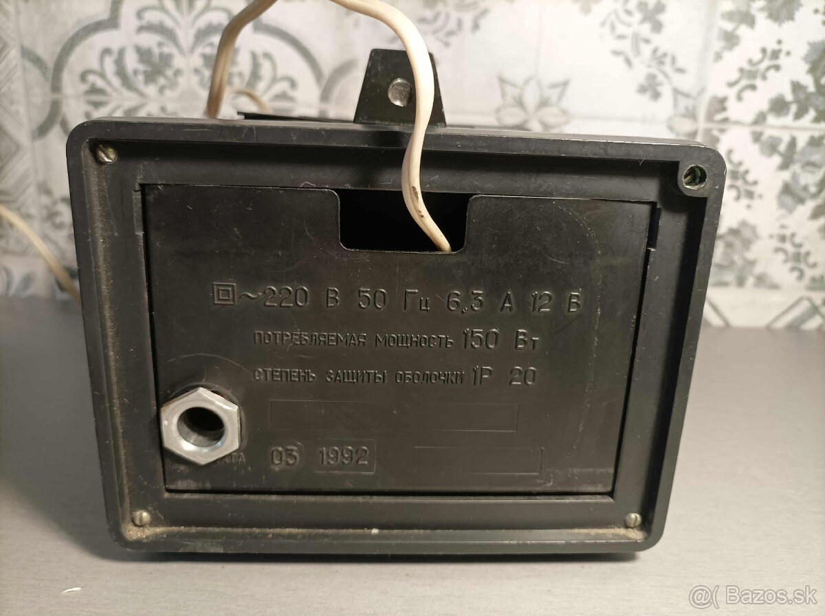 Ruská nabíjačka autobatérií - 5