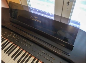 CLAVINOVA CVP-35 Pod stromček - 5