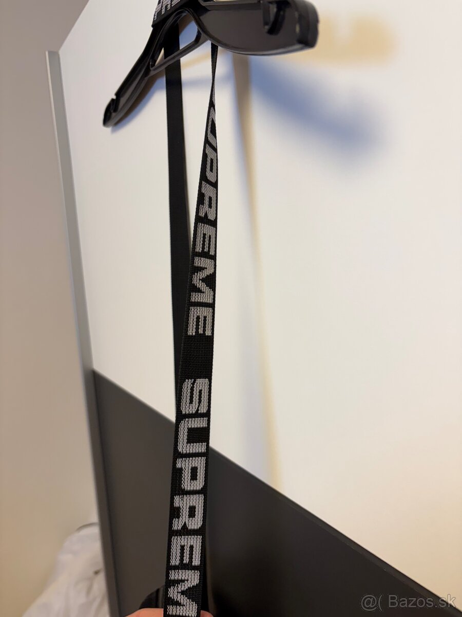 Supreme taska cez pleco - 5