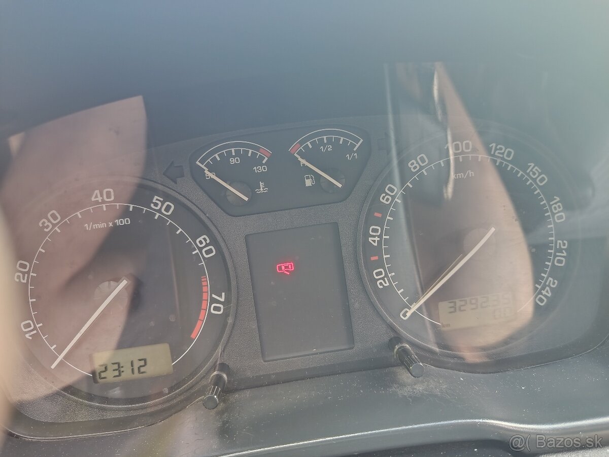 Škoda Octavia 1.6 Benzín Elegance, r. 2002 - 5