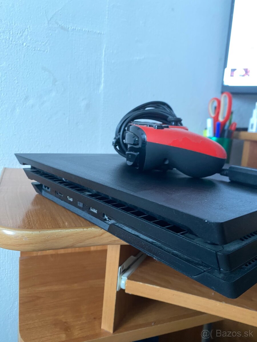 Playstation 4 Pro - 5