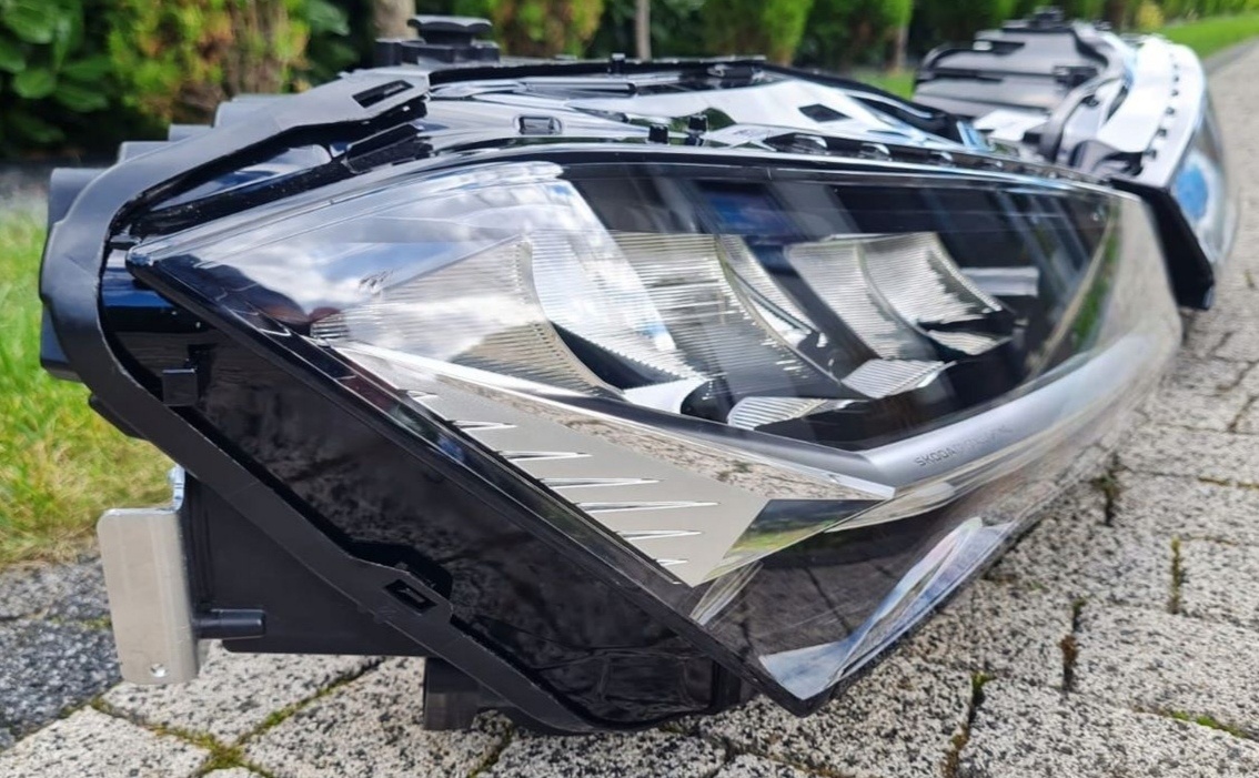 Škoda Superb IV 4 predne svetla full led svetla 3P1 - 5