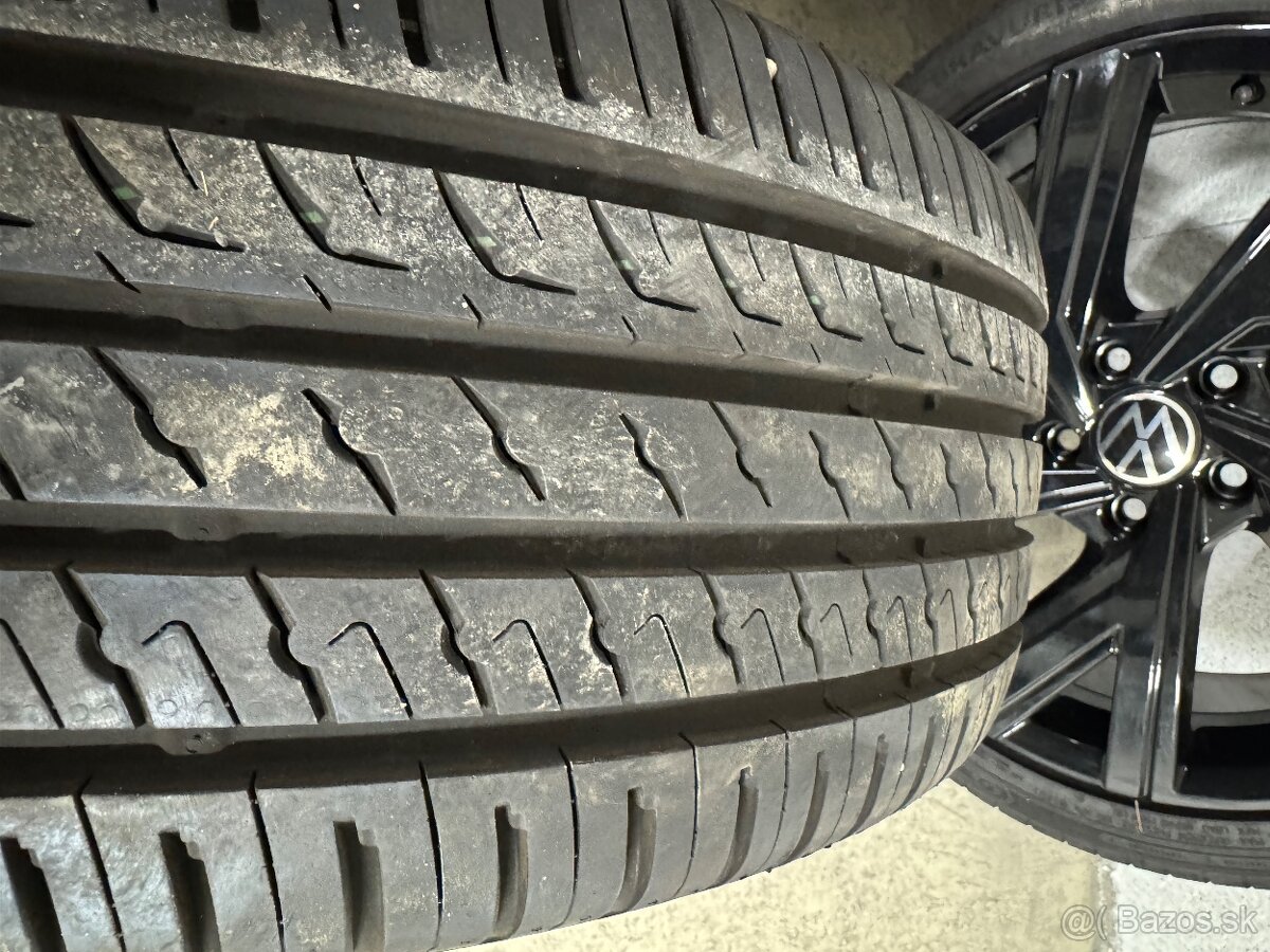225/40R18 - 5