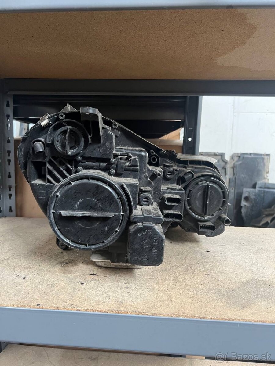 Predné ľavé svetlo Mercedes W211 - 5