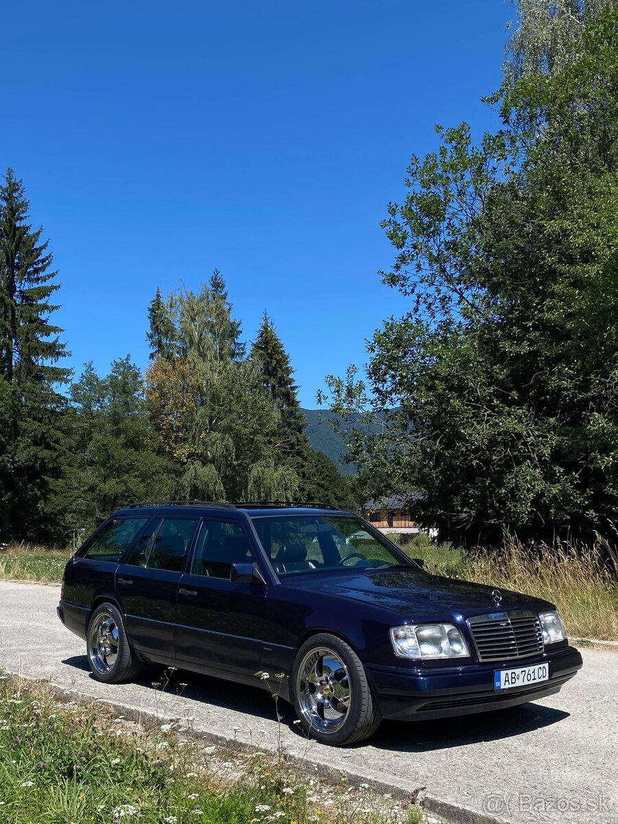 mercedes w123 e220T sportline - 5