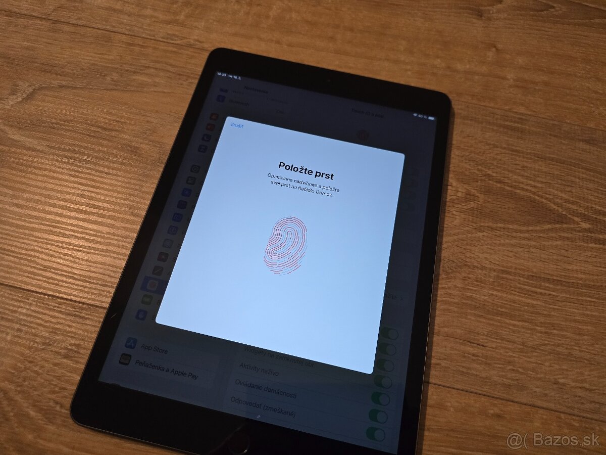 Apple iPad 8 32GB - 5