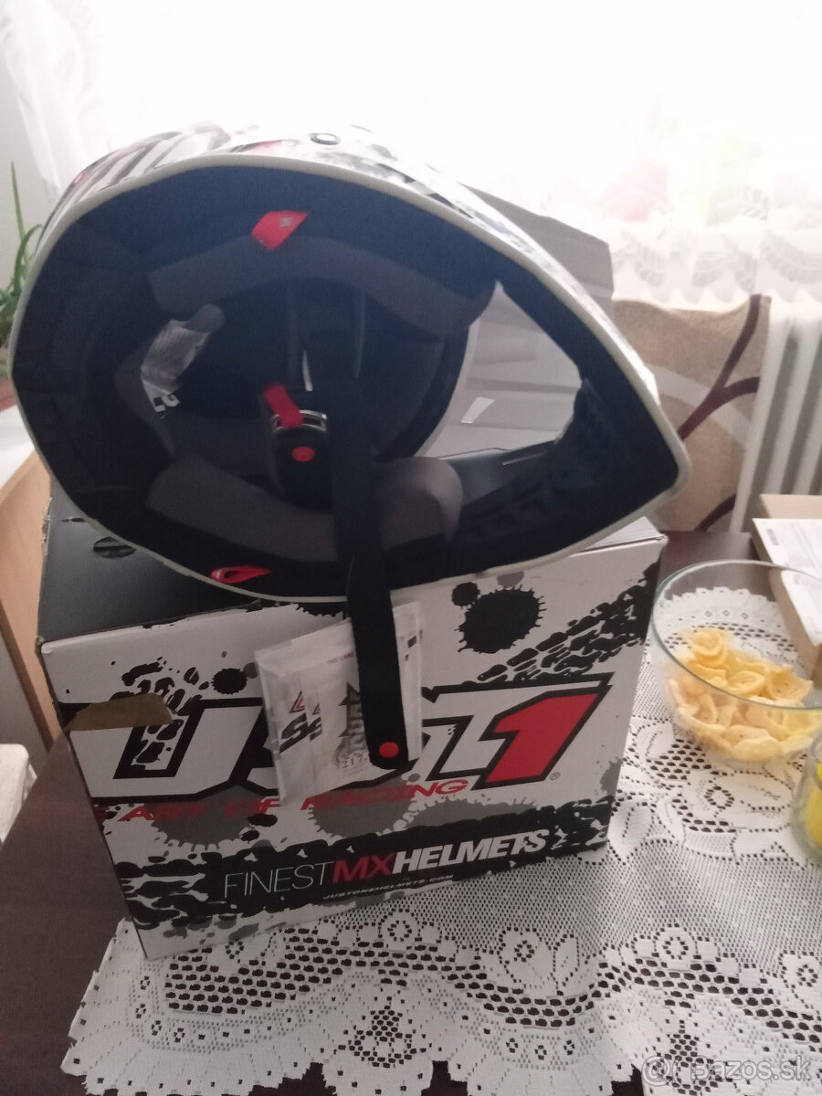 motocrossova helma Shot carbon-kevlar vel.M - 5