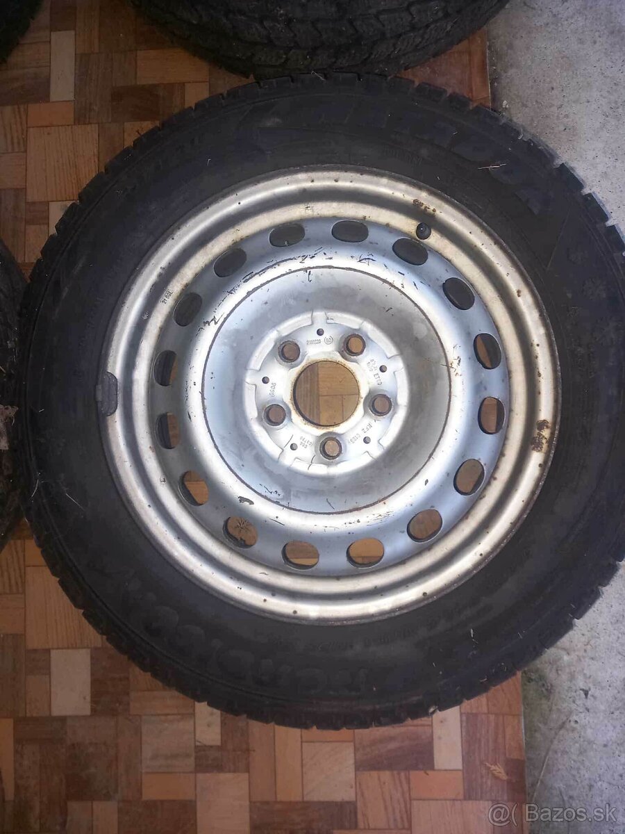 Plechové disky s pneumatikami na dojazd - 5