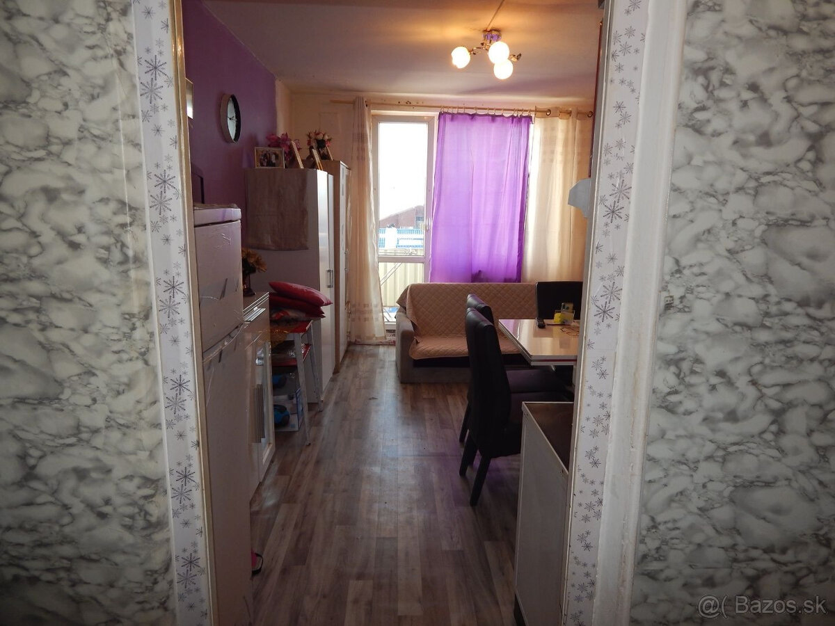 SPEKTRUM REALITY- Na PREDAJ garsónka, 23 m2 s loggiou, okres - 5