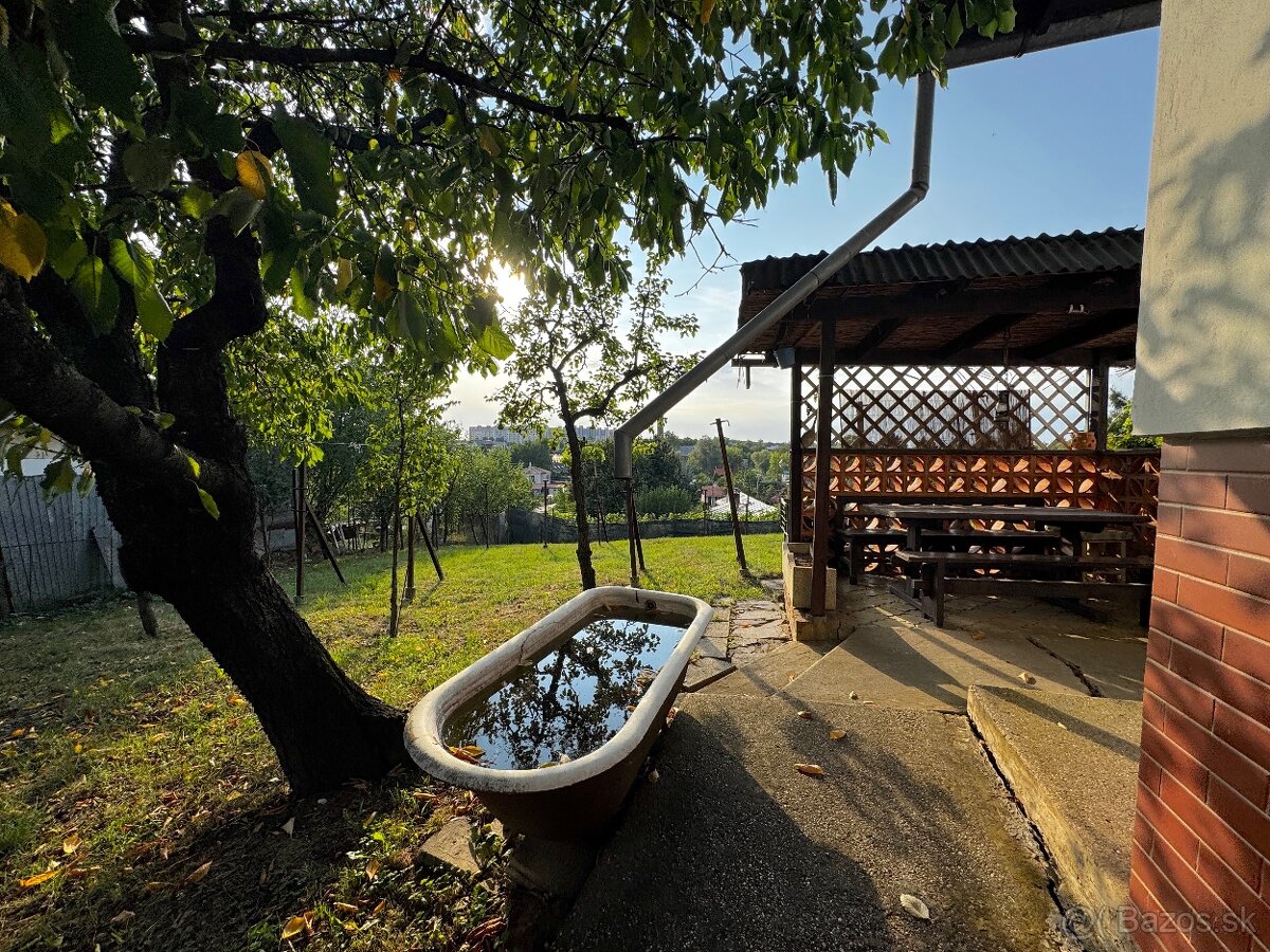 Na predaj murovaná chata s pozemkom 1190 m² - 5