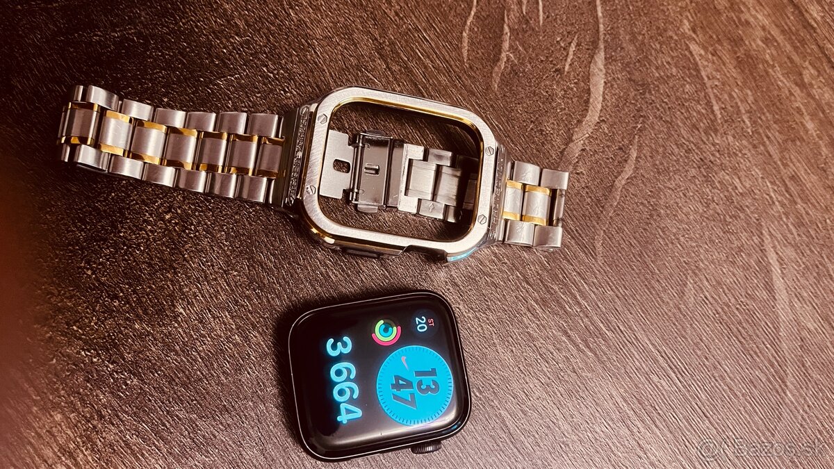Predám apple watch SE - 5