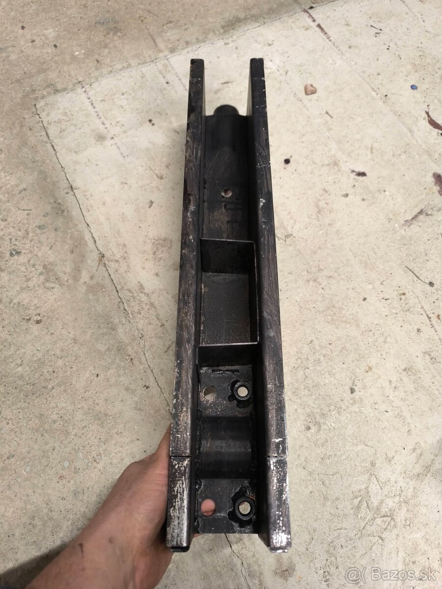 Nosníky Škoda 1203 - 5