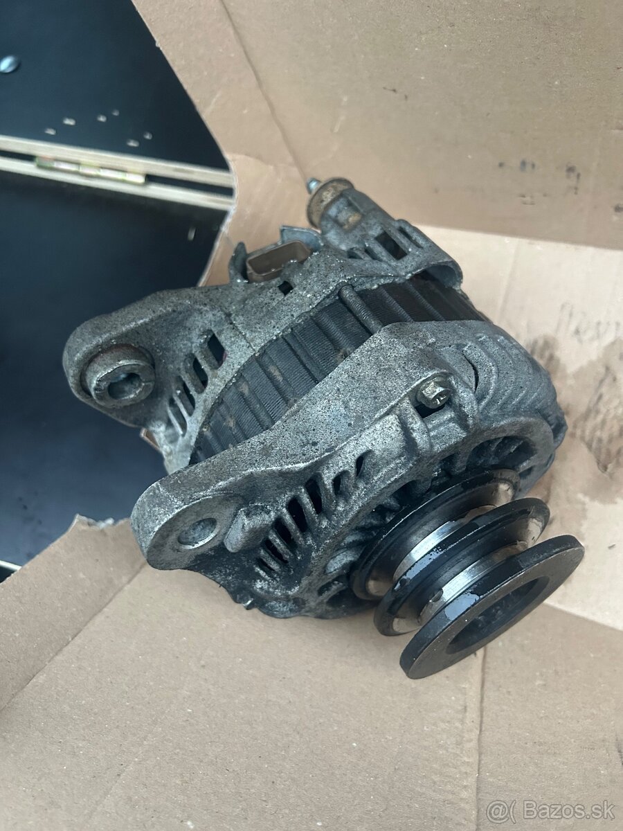 Predám alternátor na Pajero V80 - 5