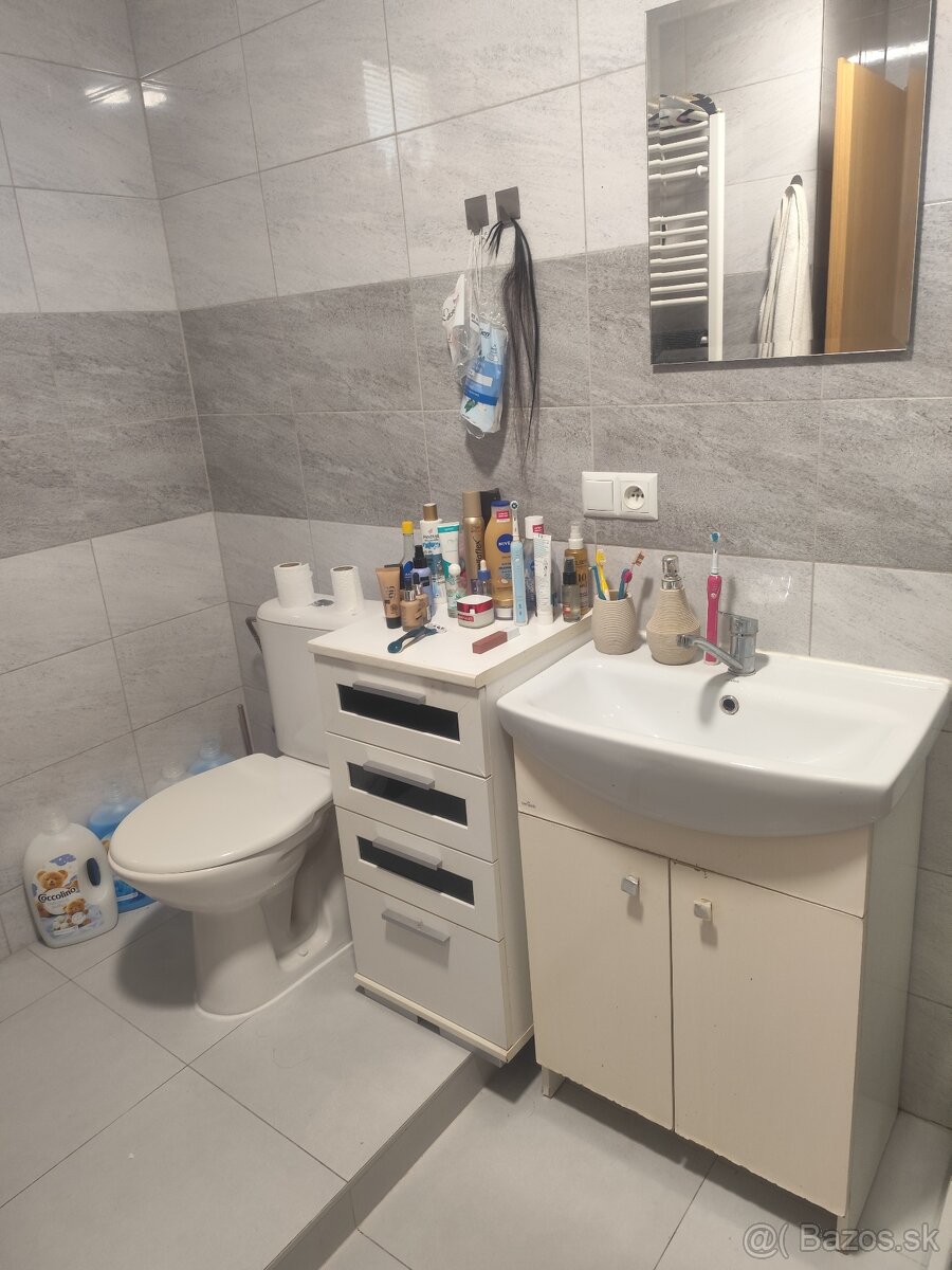 Prenájom 2 izbový byt Hlohovec centrum - 5