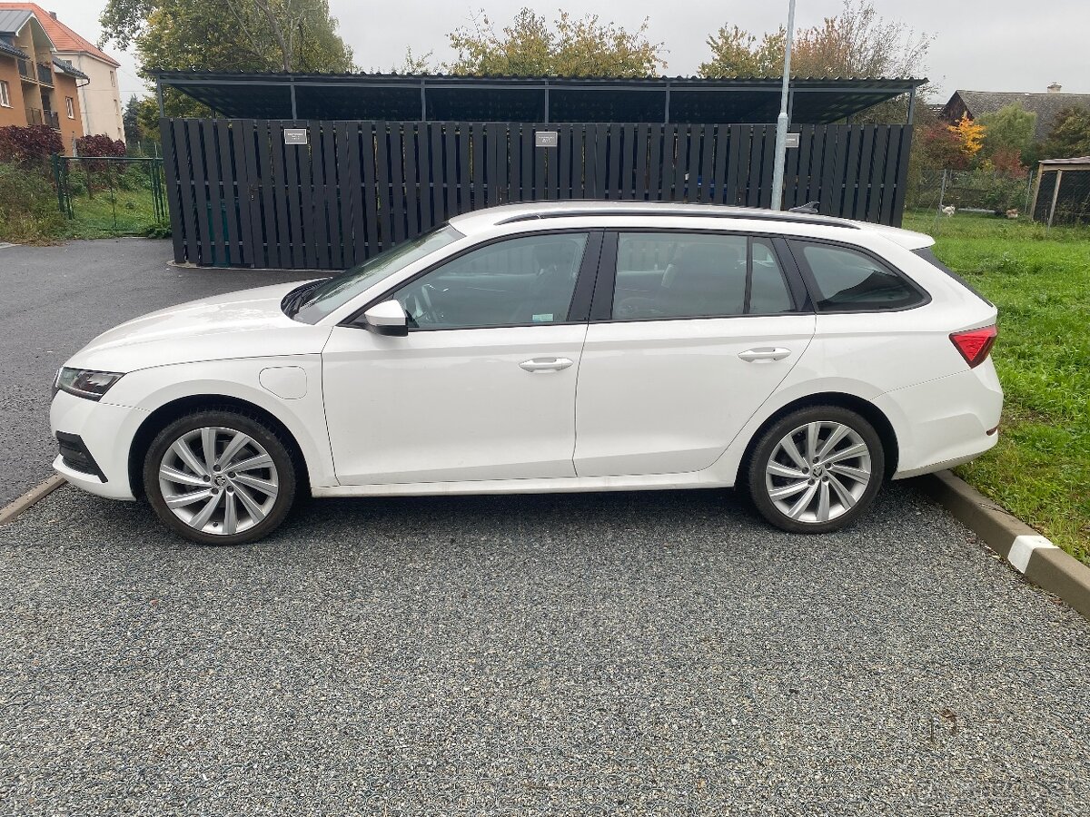 Predám Škodu Octavia Combi IV 1.4 TSI PHEV Ambition, 2021 - 5