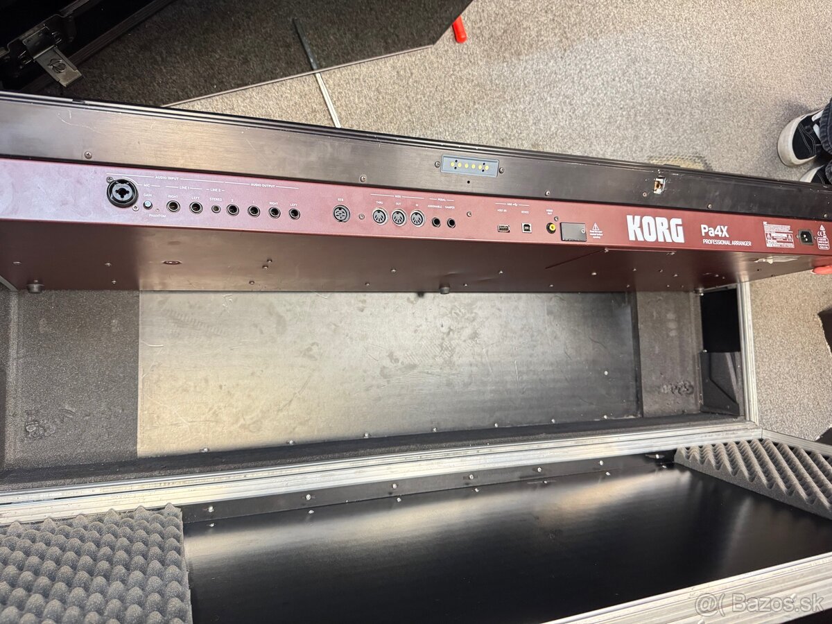 KLAVESY KORG pa4x - 5