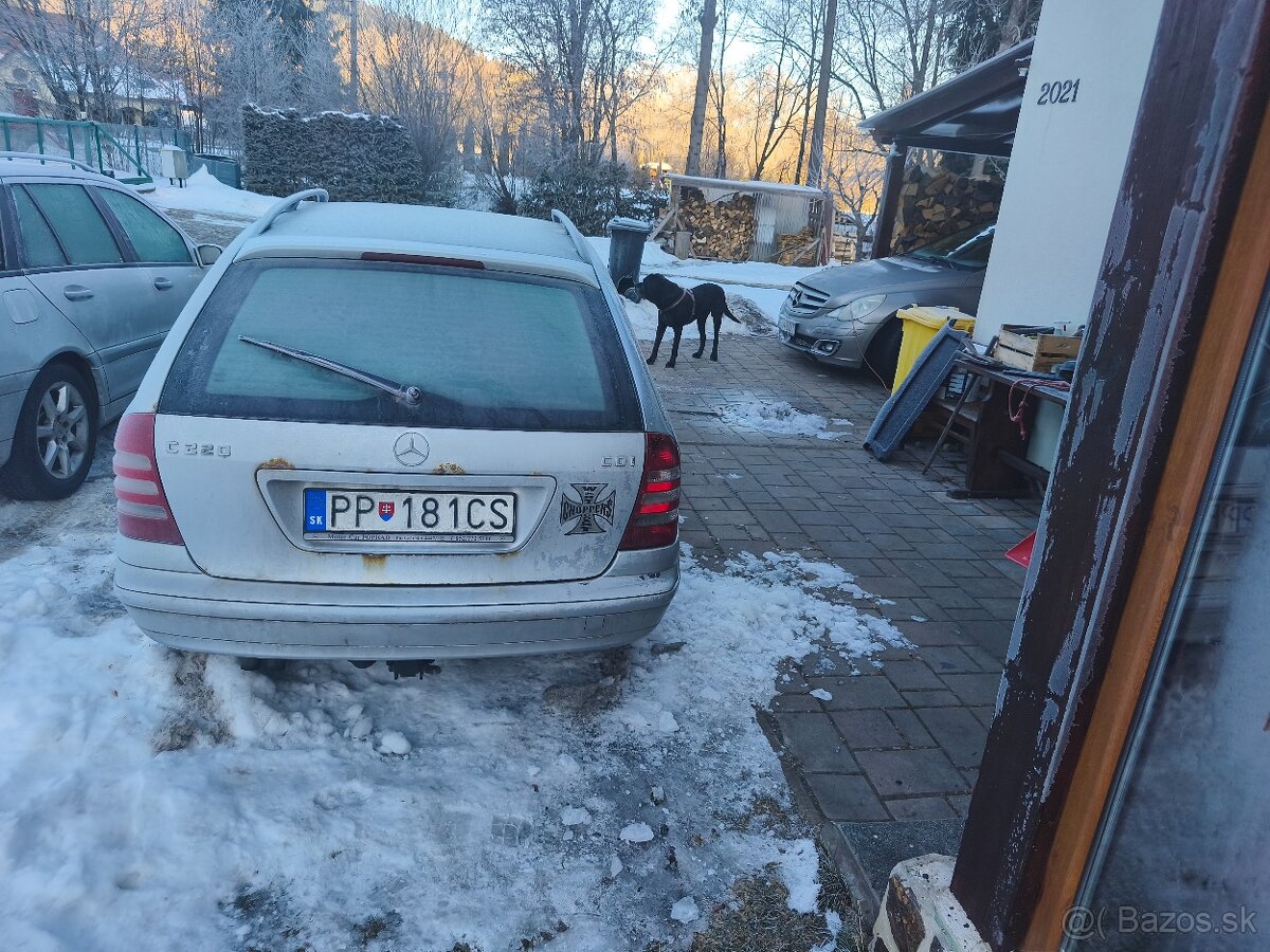 Predám Mercedes C - 5