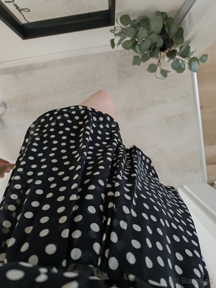 Mini šaty s opaskom - 5