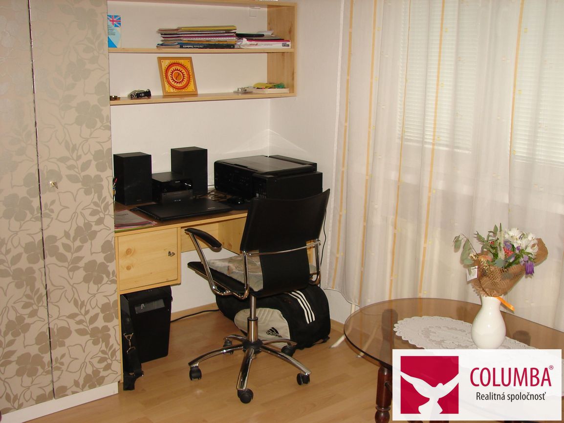 Na prenájom 1-izbový byt s loggiou - 5