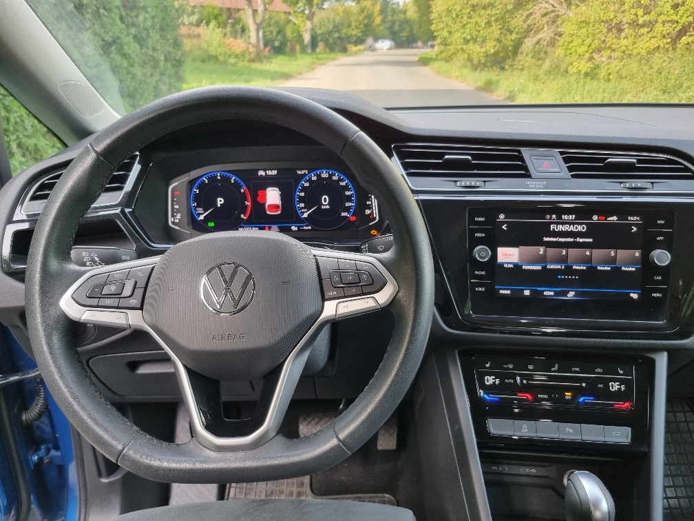 Predám VW Touran 1,5 TSI DSG - 5