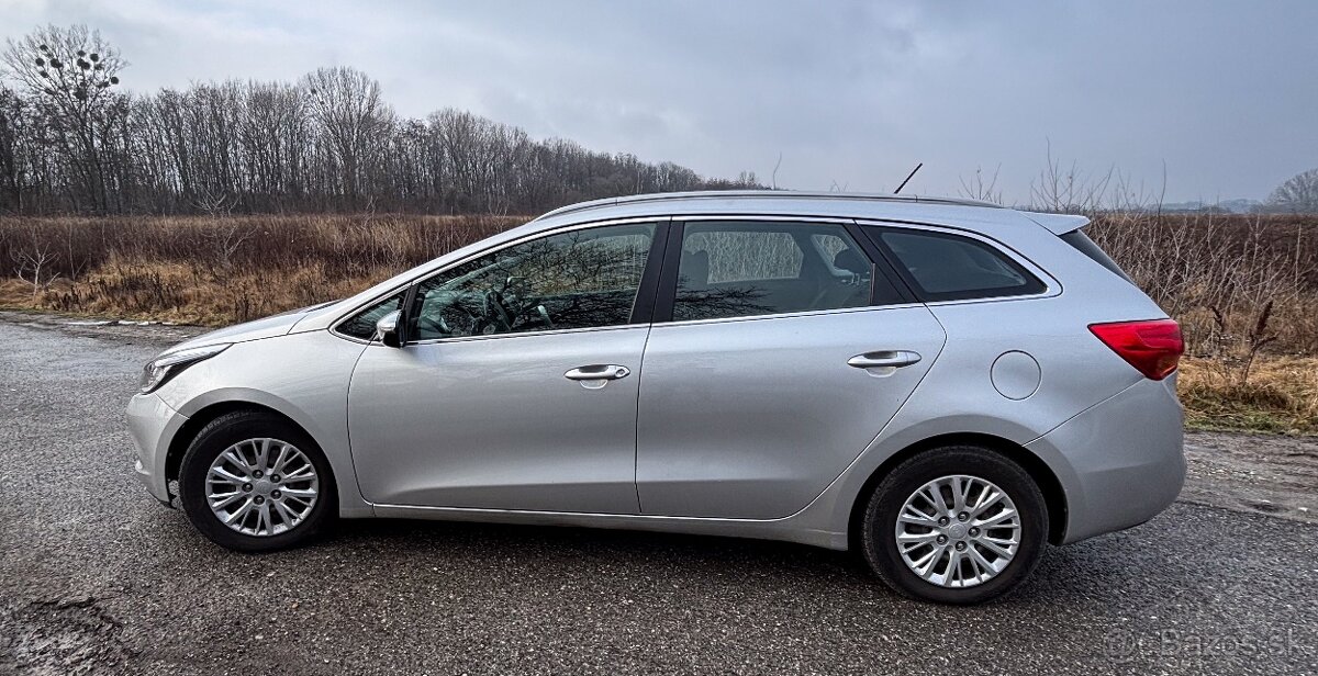 Kia Ceed SW 1,6 GDi Platinum - 5