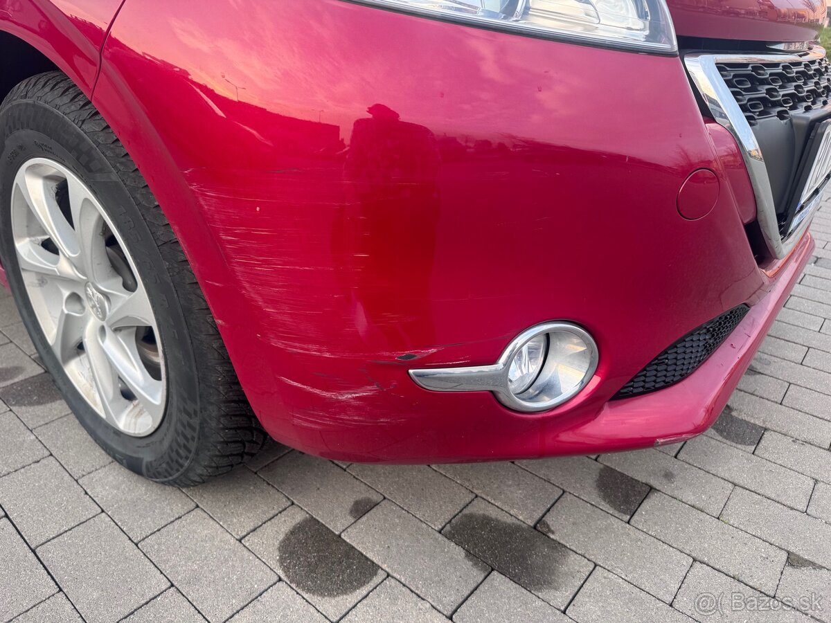 Peugeot 208 - 5