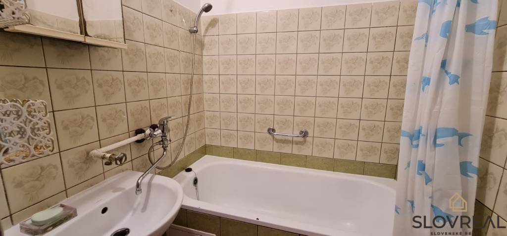 SLOVREAL - Predaj 3 - izbového bytu Handlová - 5