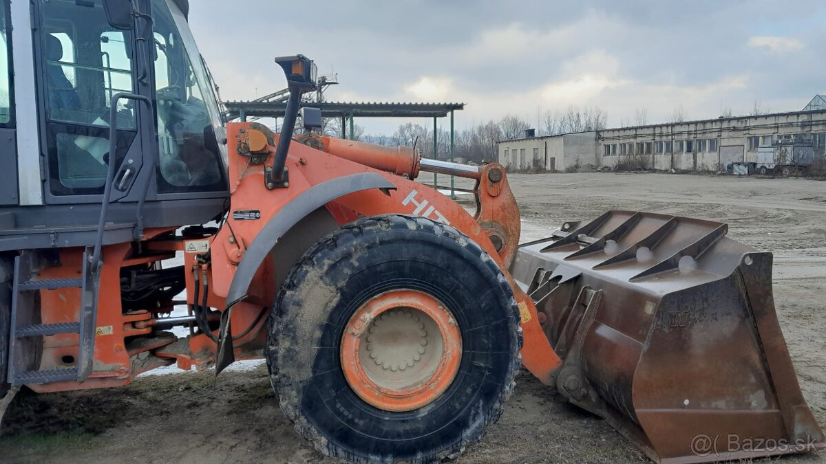 Nakladač Hotachi ZW310 - 5