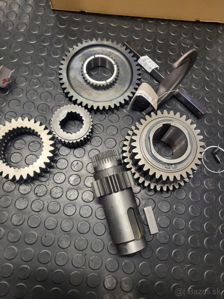 v ponuke zetor na náhradné diely - 5