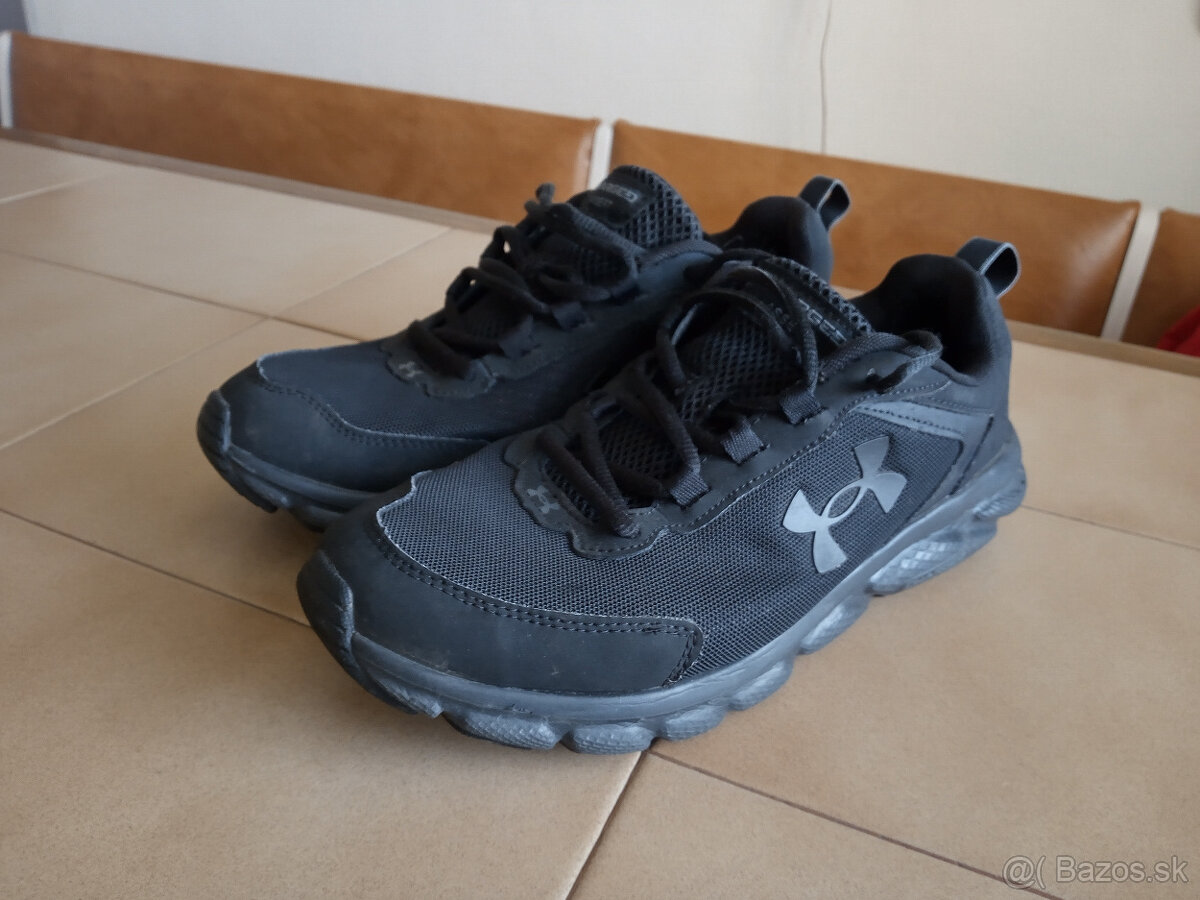 Panske bezecke tenisky UNDER ARMOUR CHargedAssert. - 5