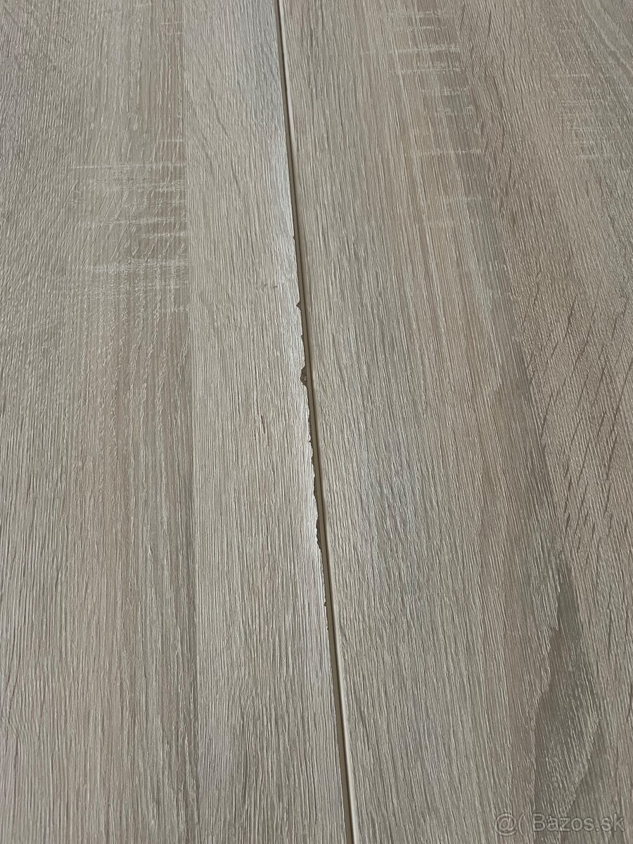 Jedálenský set (stol + 4 stoličky) - 5