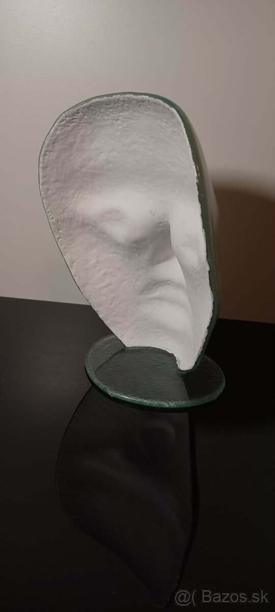 Ponúkam zaujímavú sklenenú plastiku tvár - 5