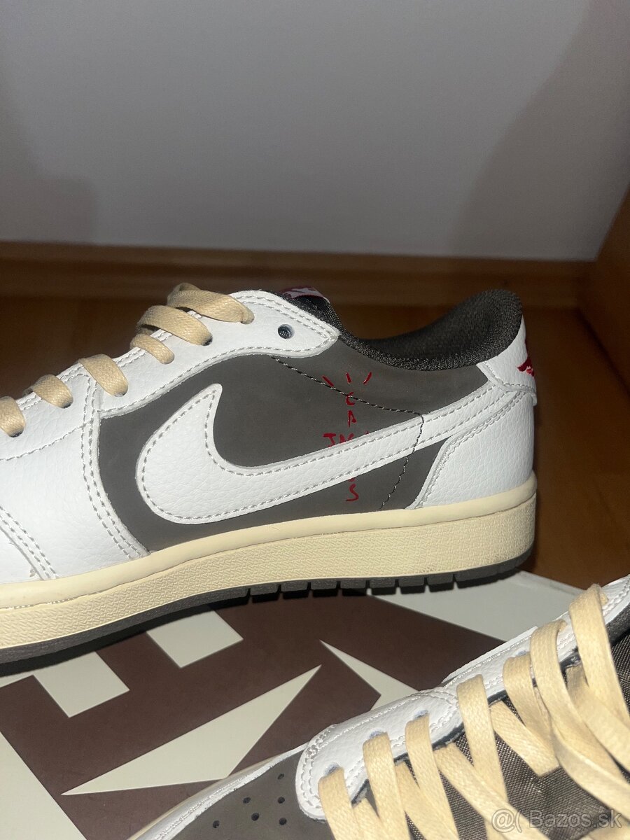 Nike Air Jordan Low OG - 5