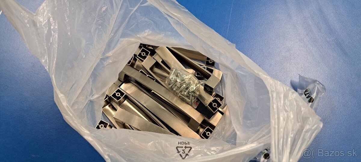 Nábytkové úchytky/madlá - 5