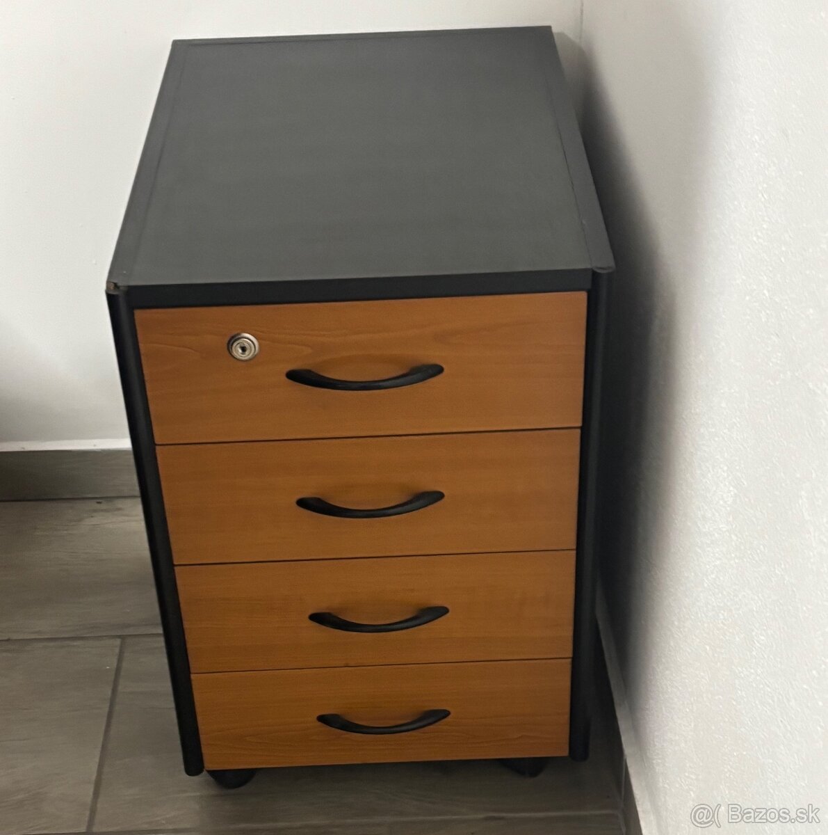 Kancelarsky nabytok - 5