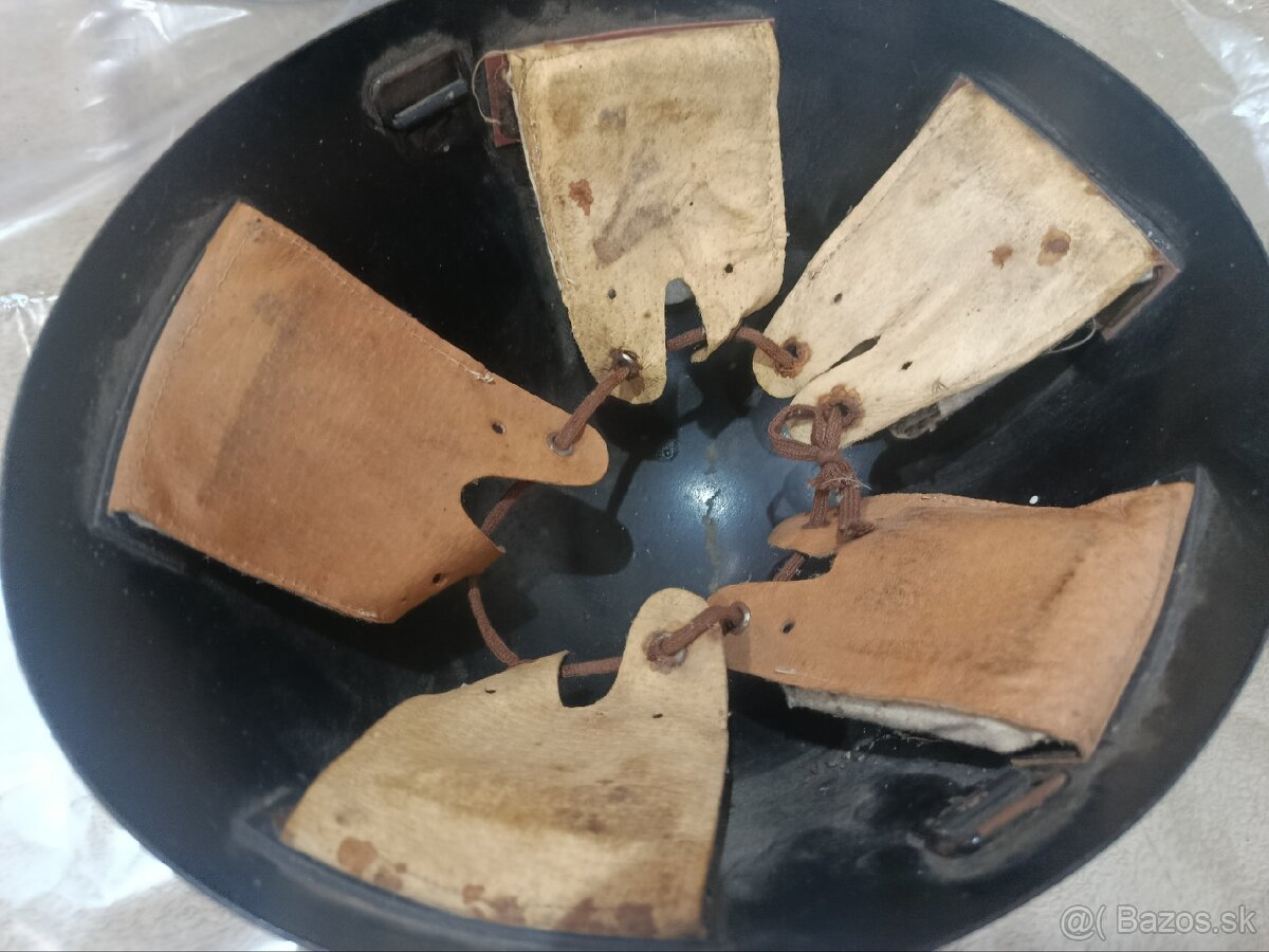 Helmy - 2 vojenské+1 hasičské (biele) - 5