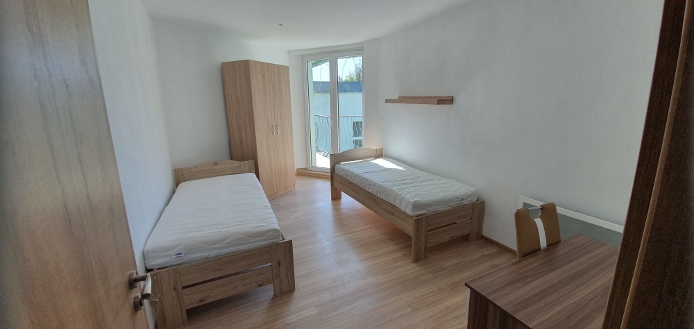 POLYFUNKČNÝ 4. podlažný objekt, 242,7m2, Sídlisko II., PO - 5