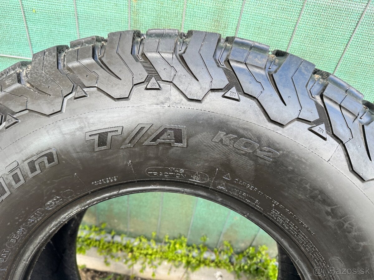 Predám offroad pneu 315/70 r17 315/70/17 4x4 R17 SUV M+S Pre