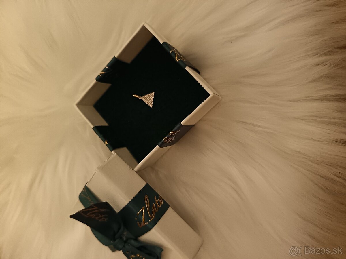 Zlatý prívesok 9k plus zirkóni - 5