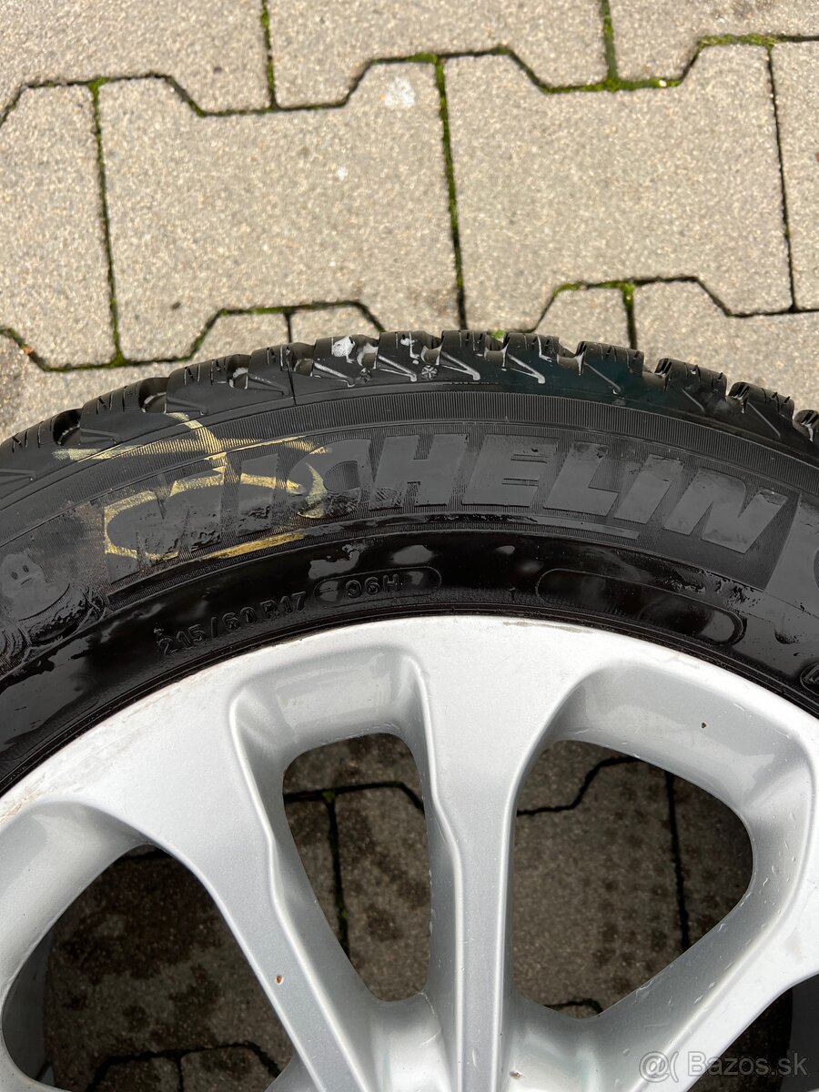 Original Mercedes GLA 215/60 R17 - 5