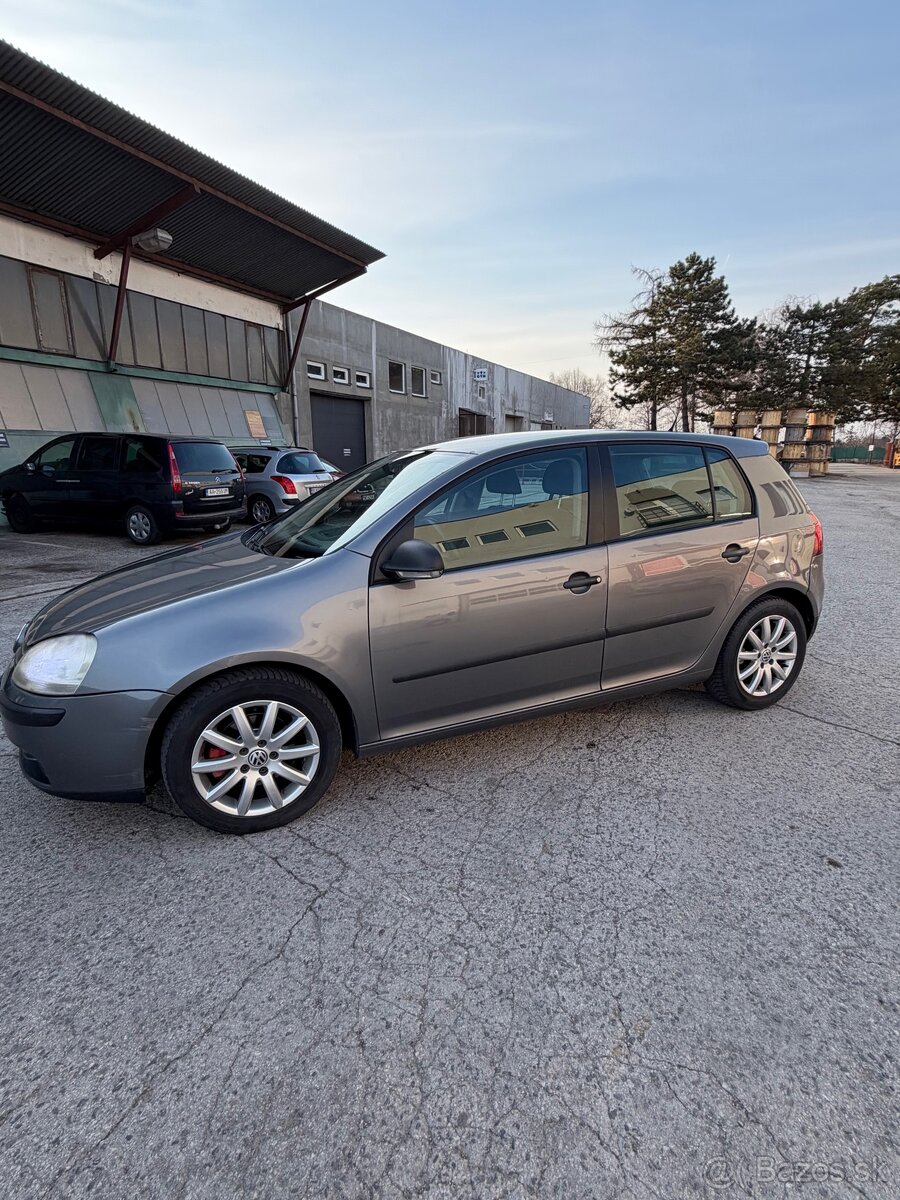 Volkswagen VW Golf 5 - 5