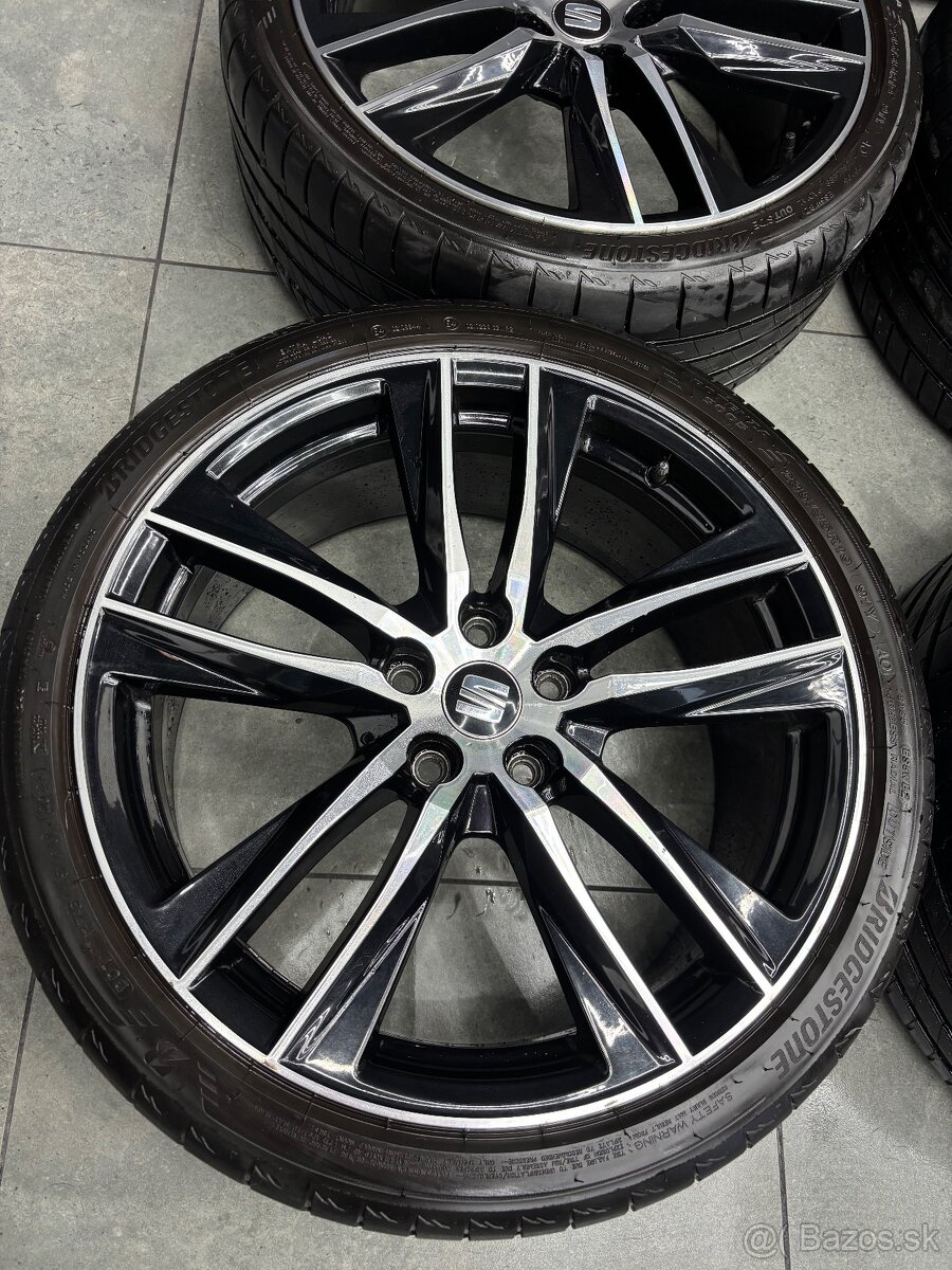 ✅ 5x112 r19 Seat leon Cupra bicolor top stav pneu 2024 rok - 5