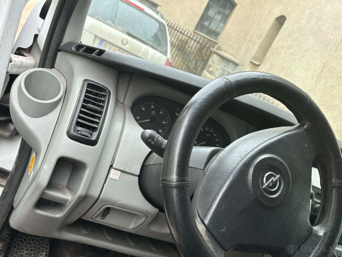 OPEL VIVARO 1.9 - 5