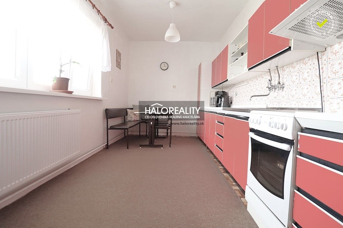 HALO reality - Predaj, rodinný dom Veľký Kýr, šesťizbový s g - 5