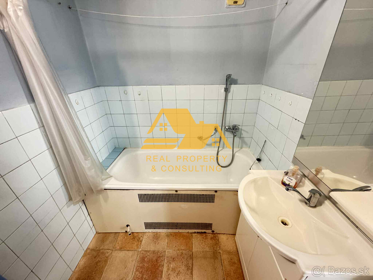 Predám 3 izbový byt s balkónom v Nových Zámkoch - 5