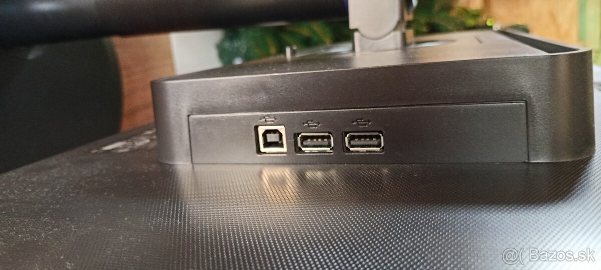 Predám monitor Philips 24" - 5