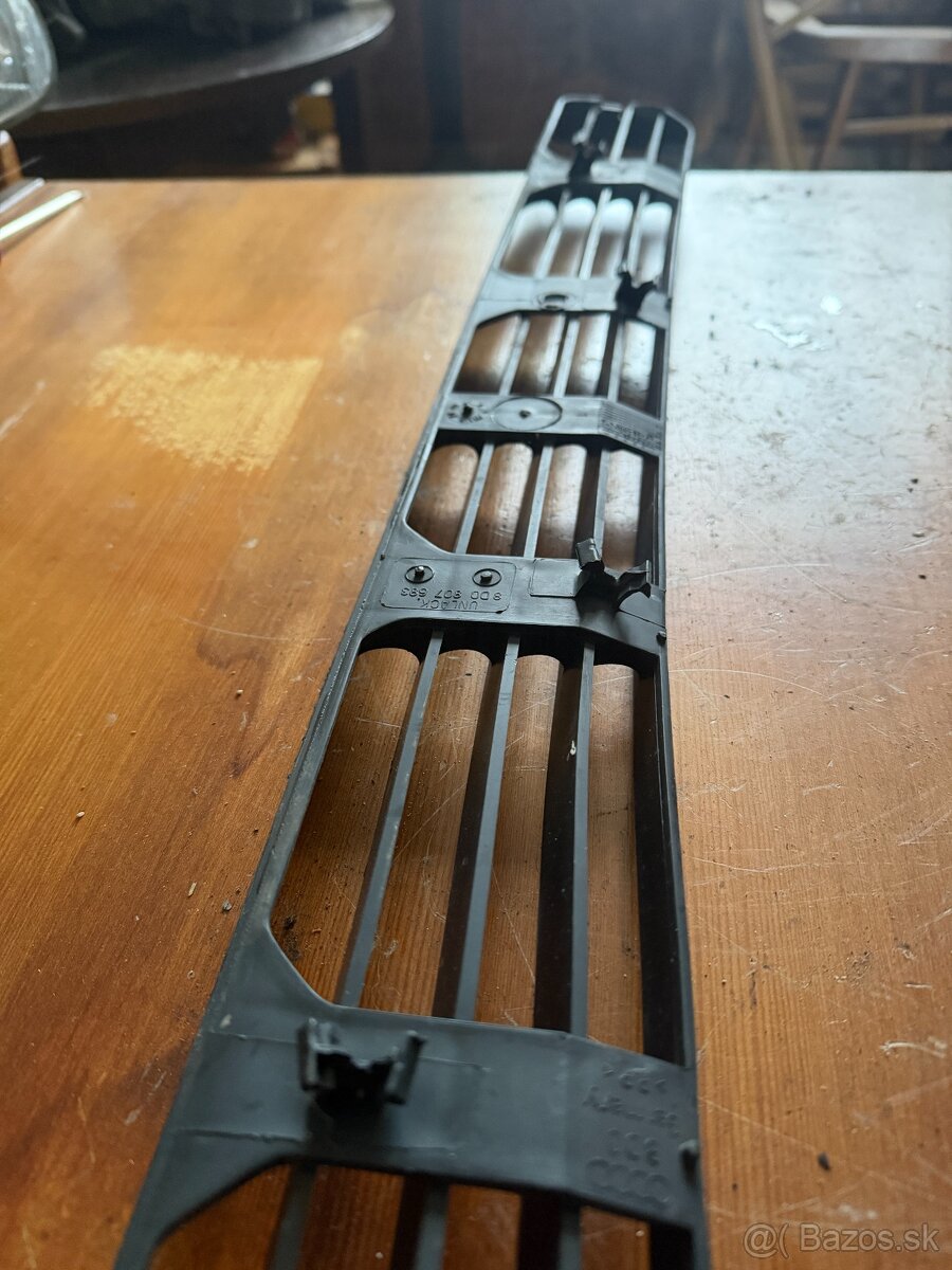 Audi A4 / S4 B5 (8D) – spodná predná mriežka do nárazníka - 5