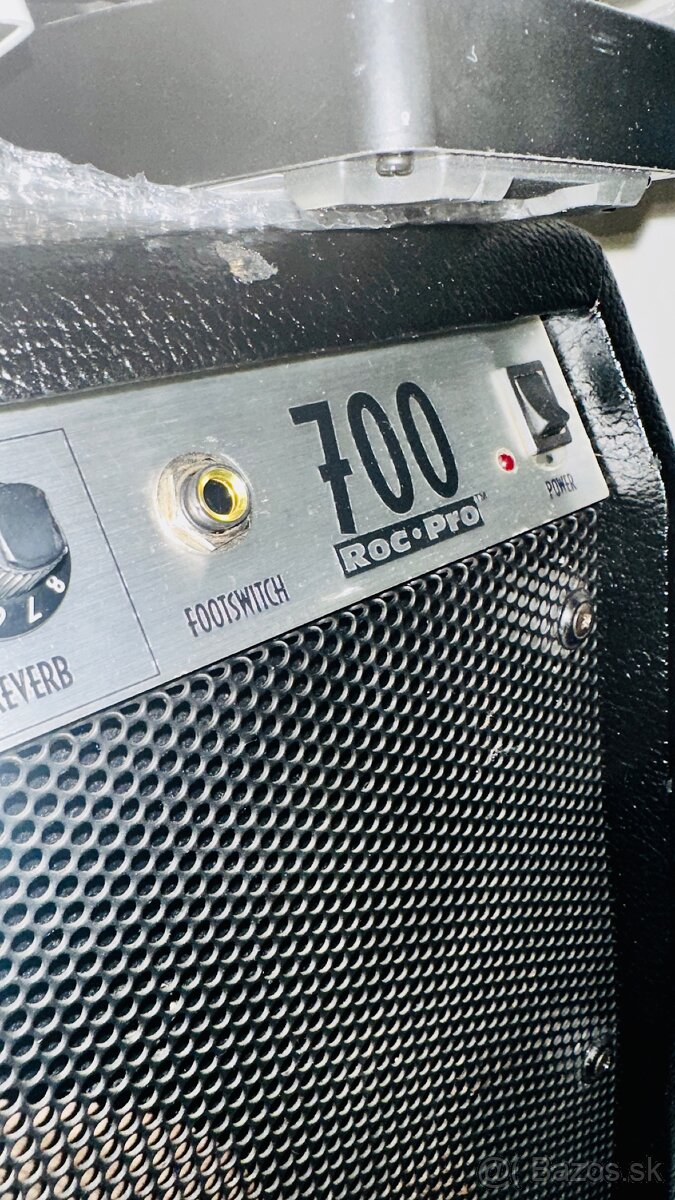 Fender USA, Roc-Pro 700 - 5