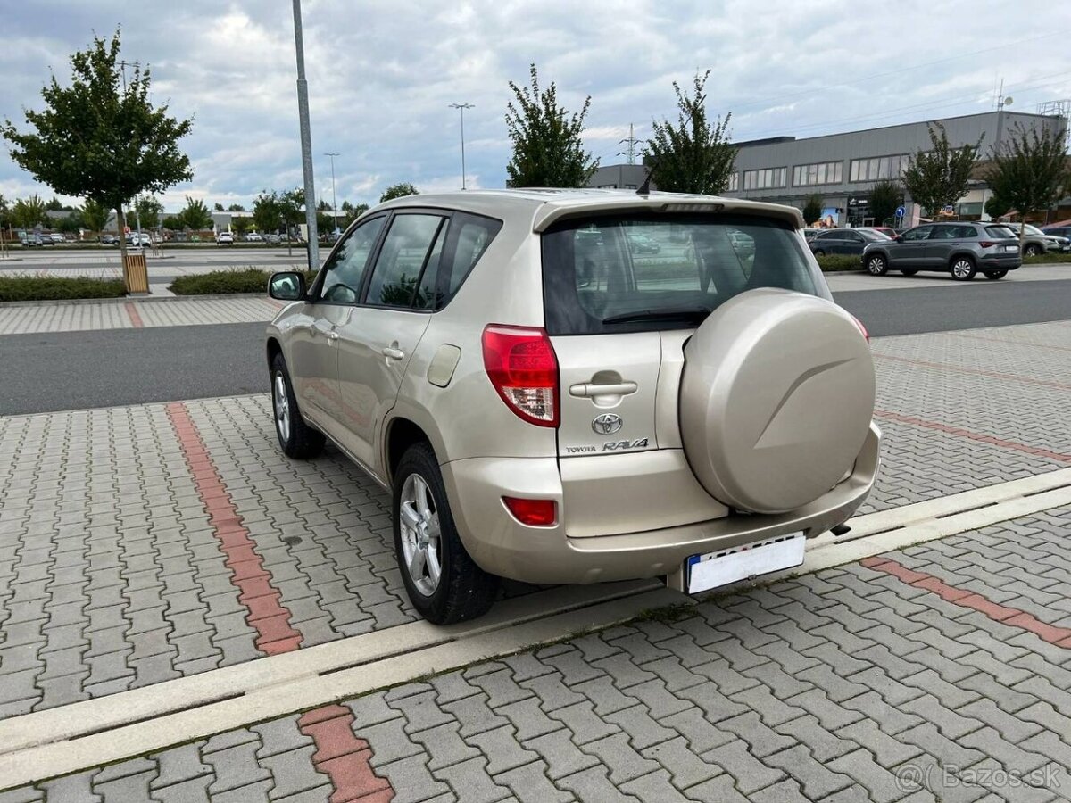 Toyota RAV4 2.0i 112kw 4x4 1. maj. koup. ČR TZ - 5